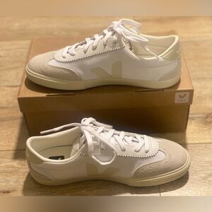 NEW Veja Volley Canvas Suede Leather Sneakers Women’s 9 US/40 EU MSRP $145 White